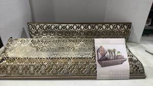 lot 1180 image: 2 Decorative ledges