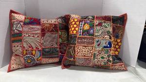 lot 1221 image: Patchwork Decorative Throw Pillows 16x16