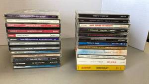 lot 1870 image: The Who, Pink Floyd and other CDs