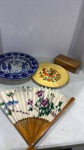 lot 2002 image: Decorative Asian Wall Fan with Plates and wooden storage box