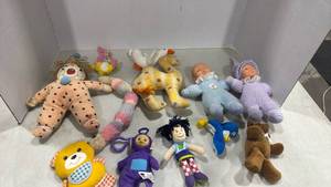 lot 2023 image: Mixed Plush Toy Collection