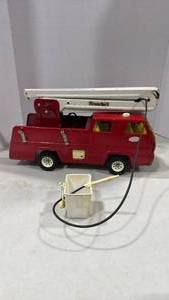 lot 2039 image: Tonka fire truck