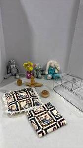 lot 2057 image: Decorative Plush Animals and more
