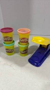 lot 2060 image: Play doh and fun factory