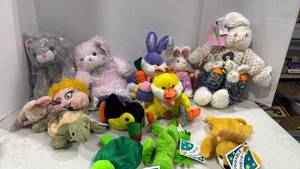 lot 2069 image: Stuffed animals