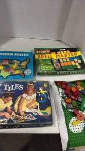 lot 2084 image: 1950s Play Tiles United States Map Educational game and more