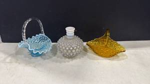 lot 2094 image: Hobnail Glass baskets and bottle no topper 6 inches tall