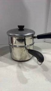 lot 2129 image: Revere Ware 3 qt pot with double broiler