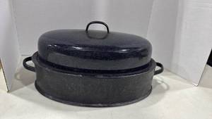 lot 2156 image: Spackled enamel oven roaster pan