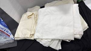 lot 2251 image: Twin sheets