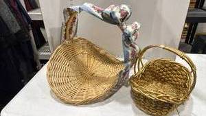 lot 2282 image: 2 baskets
