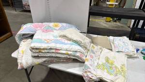 lot 2307 image: Crib bumper pads, blankets and more