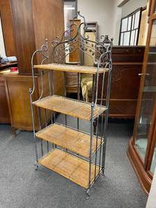 lot 3008 image: Collapsible bakers rack59 x 26 x 12 in