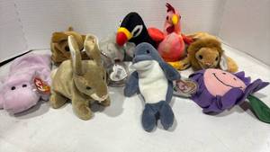 lot 6024 image: TY Beanie Babies Animal Collection with Toucan