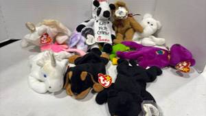 lot 6028 image: Ty Beanie Babies Collection - Mixed Lot with Chick fil a Cow