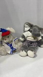 lot 6031 image: Build a Bear Stuffed Animals