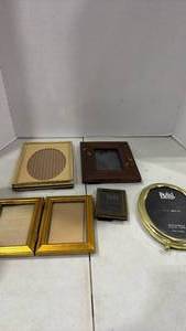 lot 6080 image: Picture frames