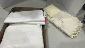 lot 6096 image: Table cloth and cloth napkins some stains