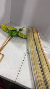 lot 6122 image: Straw mats and outdoor decor