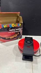 lot 6130 image: Salton waffle maker