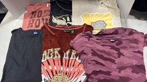 lot 1249 image: Womens tops size 3x