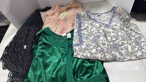 lot 1252 image: Womens tops size 1x
