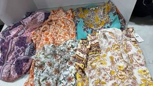 lot 1256 image: Womens tops size 1x and 3x