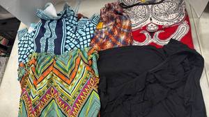 lot 1264 image: Womens tops size xl and 2x