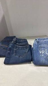 lot 1266 image: Womens jeans size 1112