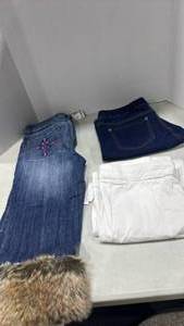 lot 1268 image: Womens pants size M and L