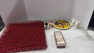 lot 1270 image: Christmas 1977 Norman Rockwell plate, bottle, stopper, salt, and pepper, shakers and placements