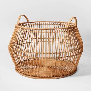 lot 3387 image: Round Modern Bulging Short Basket Light Stain - Threshold��