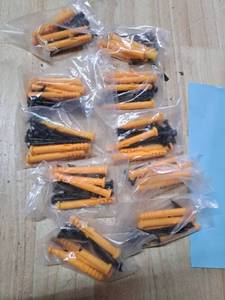 lot 4153 image: 10 pack of screws