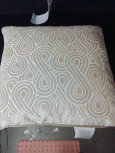 lot 11547 image: A 17x17in Square Throw Pillow