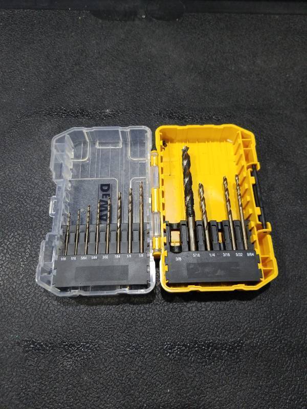 lot 9827 image: DeWalt 12-Piece Drill Bit Set