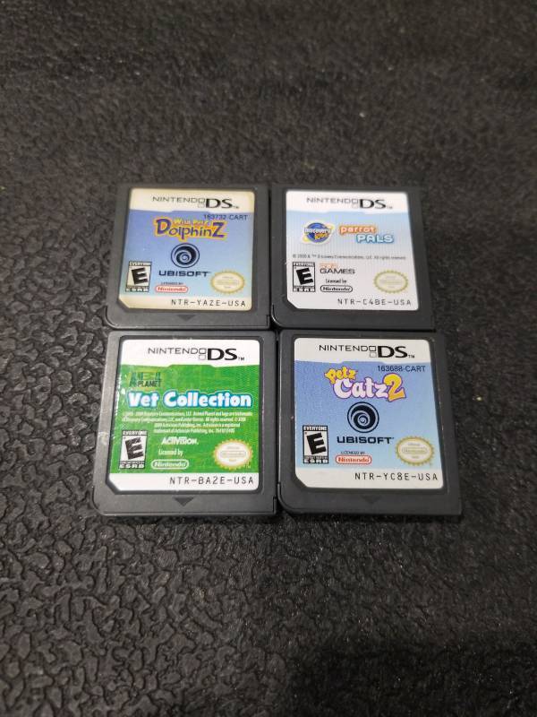 lot 653 image: Nintendo DS Pet Games Bundle - 4 Games