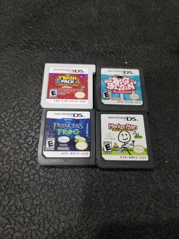 lot 654 image: Nintendo DS & 3DS Game Bundle - 4 Games
