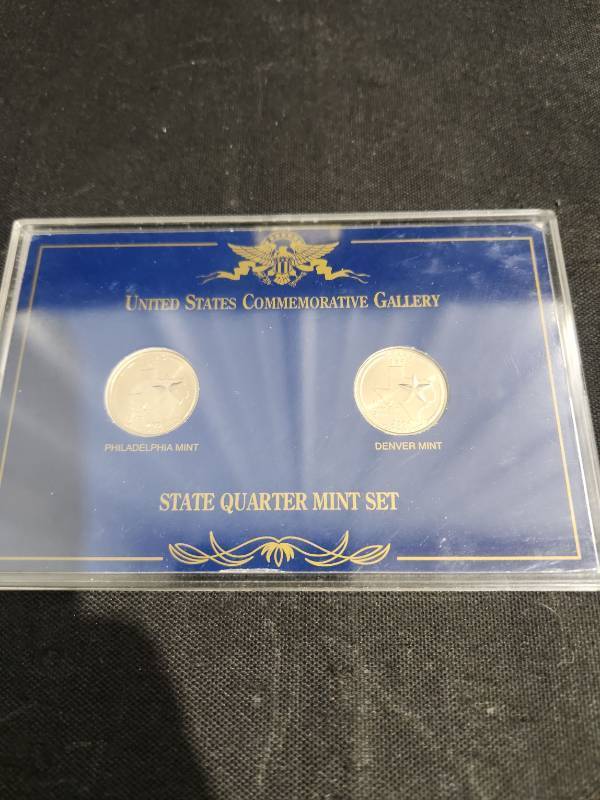 lot 705 image: 2004 Texas State Quarter Commemorative Set - Philadelphia & Denver Mint