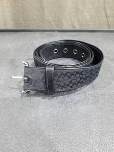 lot 3383 image: TRENDY FASHION BELT