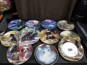 lot 3403 image: Decorative Collector Plate Set - Dogs and Dolphins