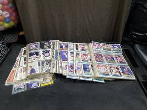 lot 3404 image: 1990s Baseball Trading Cards Collection