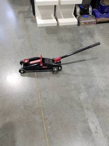 lot 3438 image: Hyper Tough 2-Ton Hydraulic Floor Jack