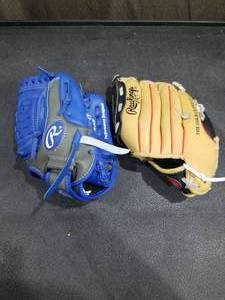 lot 3454 image: Rawlings Youth Baseball Gloves Bundle - 10 inch