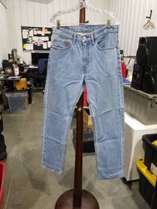 lot 3475 image: Levis 505 Regular Fit Jeans Size 32 x 32