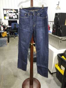 lot 3478 image: Levis 505 Regular Fit Jeans 32x32