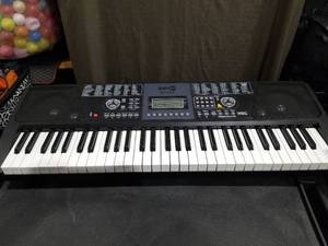 lot 3493 image: RockJam RJ-561 Electronic Teaching Keyboard
