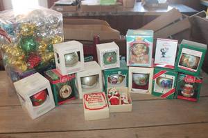 lot 3312 image: Vintage Hallmark Ornaments & More