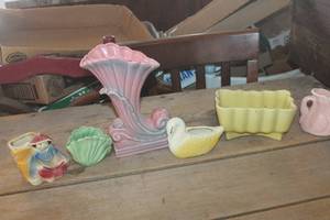 lot 3314 image: Vintage Planters