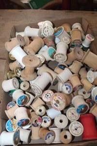 lot 3324 image: Flat of Vintage Wooden Spools