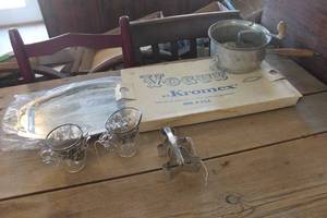 lot 3327 image: IOB Vtg. Kromex Serving Tray & More